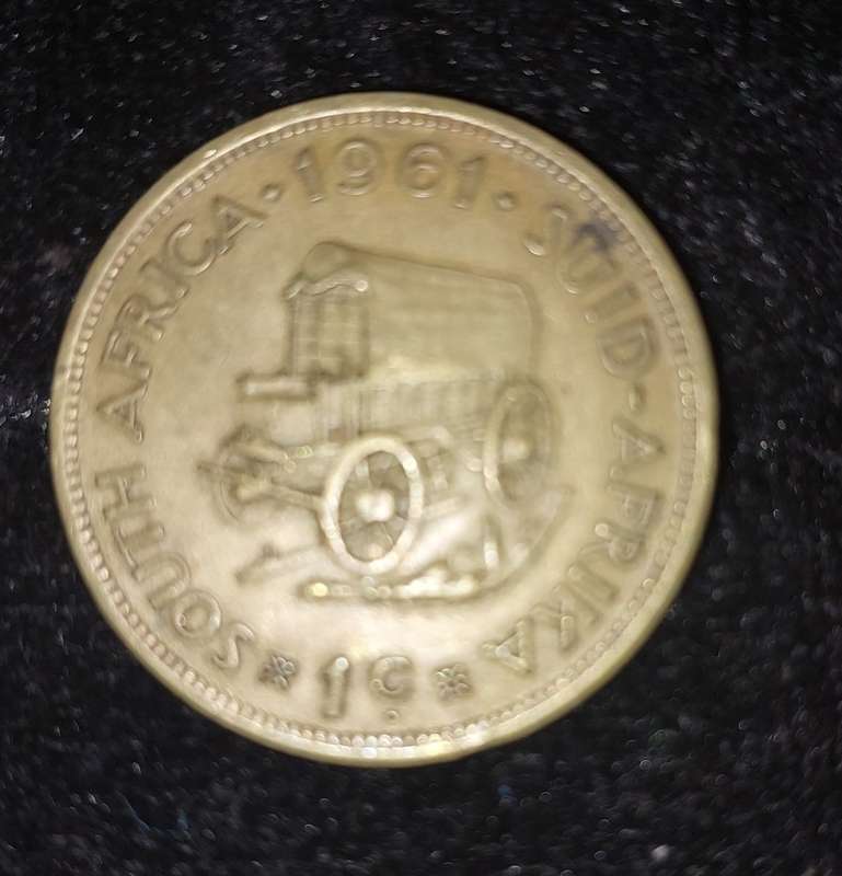 A COLLECTION OF 8 SOUTH AFRICAN 1 CENT COINS