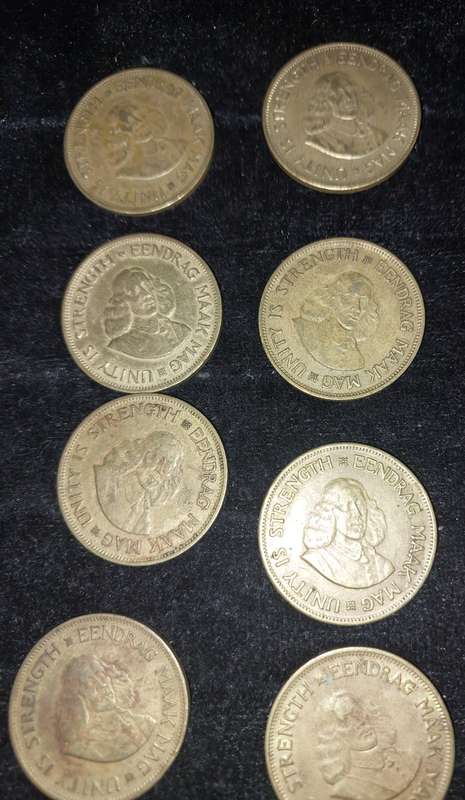 A COLLECTION OF 8 SOUTH AFRICAN 1 CENT COINS