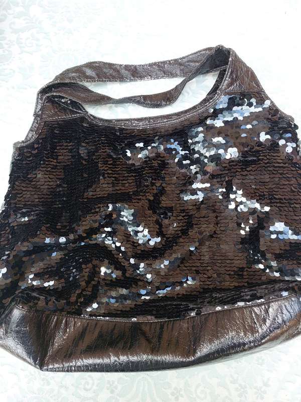 A VINTAGE JOB LOT DESIGNER COLLECTION WOMAN`S HANDBAGS