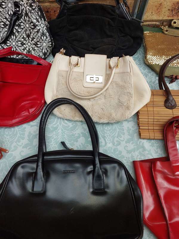 A JOB LOT DESIGNER FASHION LADY`S HANDBAGS
