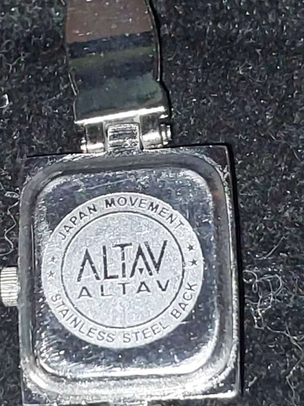 A COLLECTION OF QUALITY BRANDED WOMAN`S WATCHES