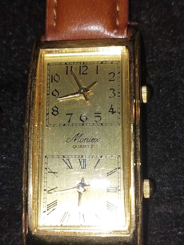 A COLLECTION OF FAMOUS BRANDED WOMANS WATCHES