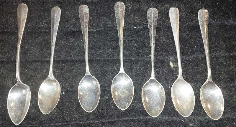 A VINTAGE SET OF 6 EPNS TEASPOONS SOLD AS IS