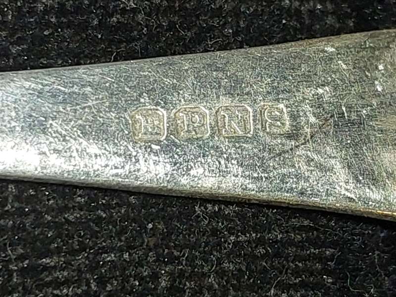 A VINTAGE SET OF 6 EPNS DESERT FORKS