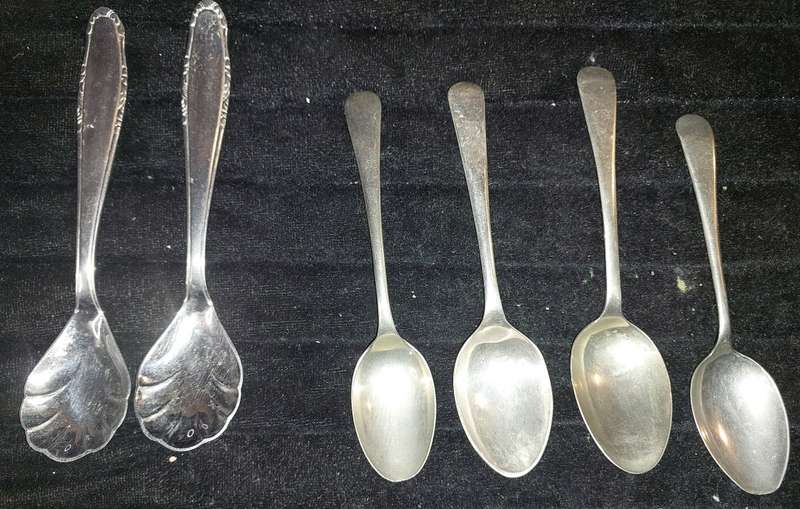 A VINTAGE COLLECTION OF QUALITY TEASPOONS