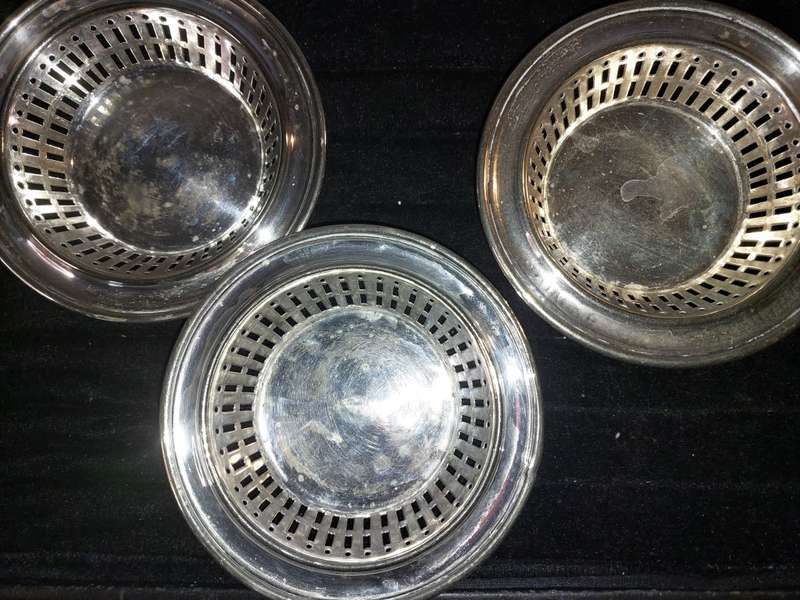 A VINTAGE SET OF 3 EPNS SWEATS BOWLS
