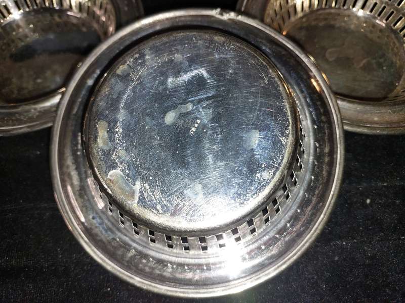 A VINTAGE SET OF 3 EPNS SWEATS BOWLS