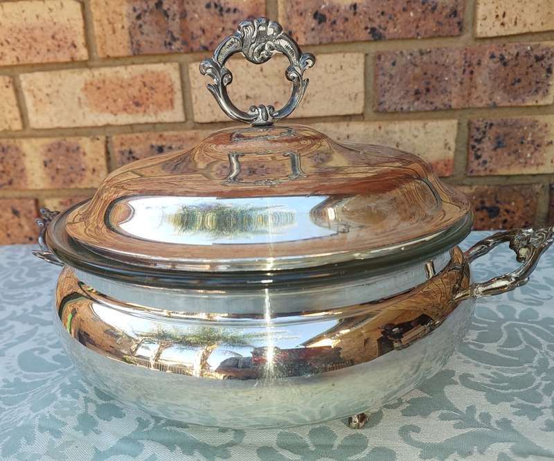 A VINTAGE VICTORIAN STYLE TURINE