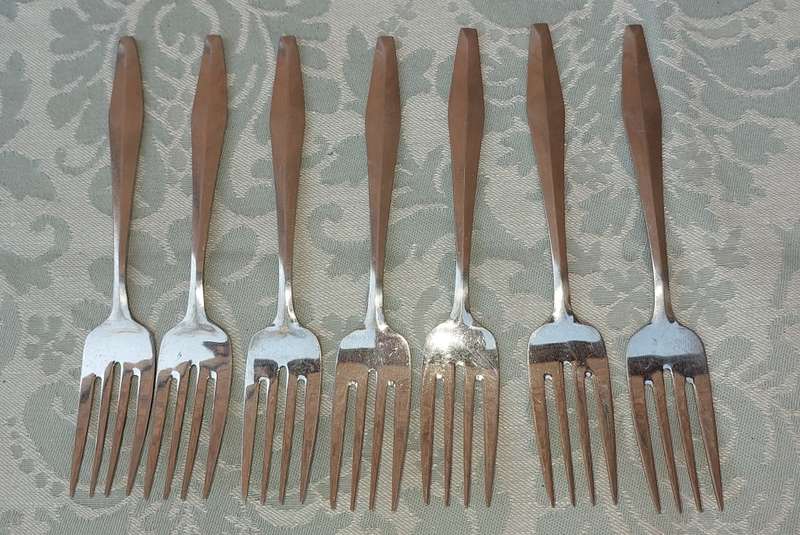 A NEAT SET OF (6) 18-8 STAINLESS STEEL FORKS