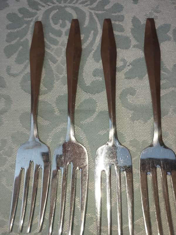A NEAT SET OF (6) 18-8 STAINLESS STEEL FORKS