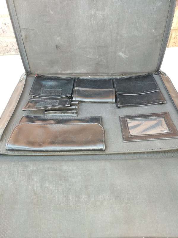 A GENUINE BLACK LEATHER EXECUTIVES BRIEF CASE