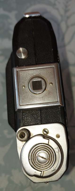 AN ANTIQUE ZEIS IKON CAMERA SOLD AS IS