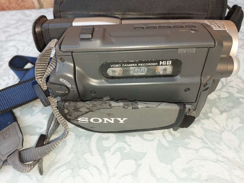 A SONY HANDYCAM  VISION 560X ZOOM O LUX NIGHT SHOT