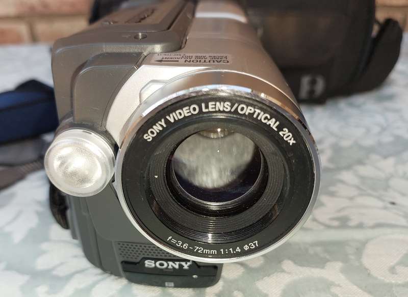 A SONY HANDYCAM  VISION 560X ZOOM O LUX NIGHT SHOT