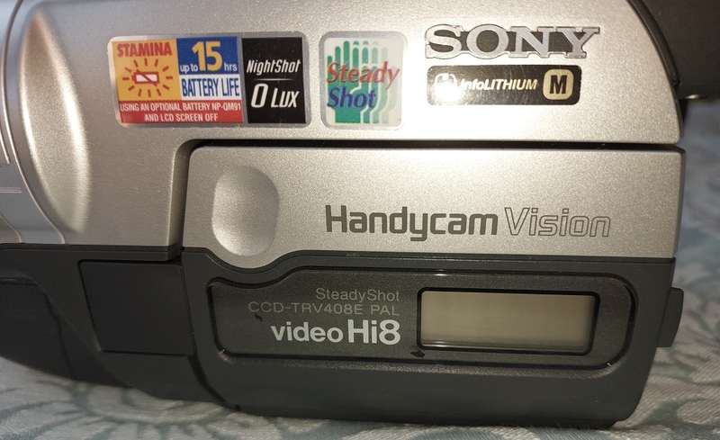 A SONY HANDYCAM  VISION 560X ZOOM O LUX NIGHT SHOT