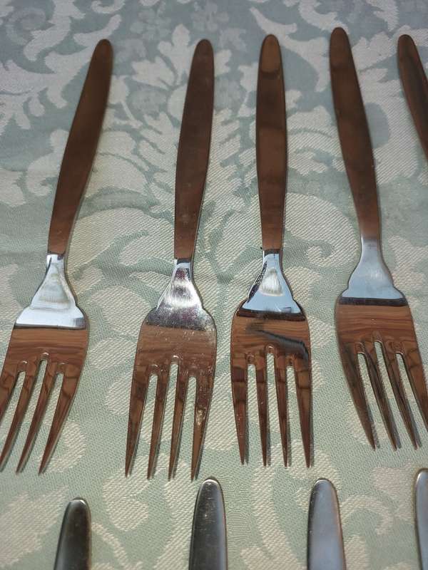 A SET OF ALFA SUPER STAINLESS STEEL FISH SET