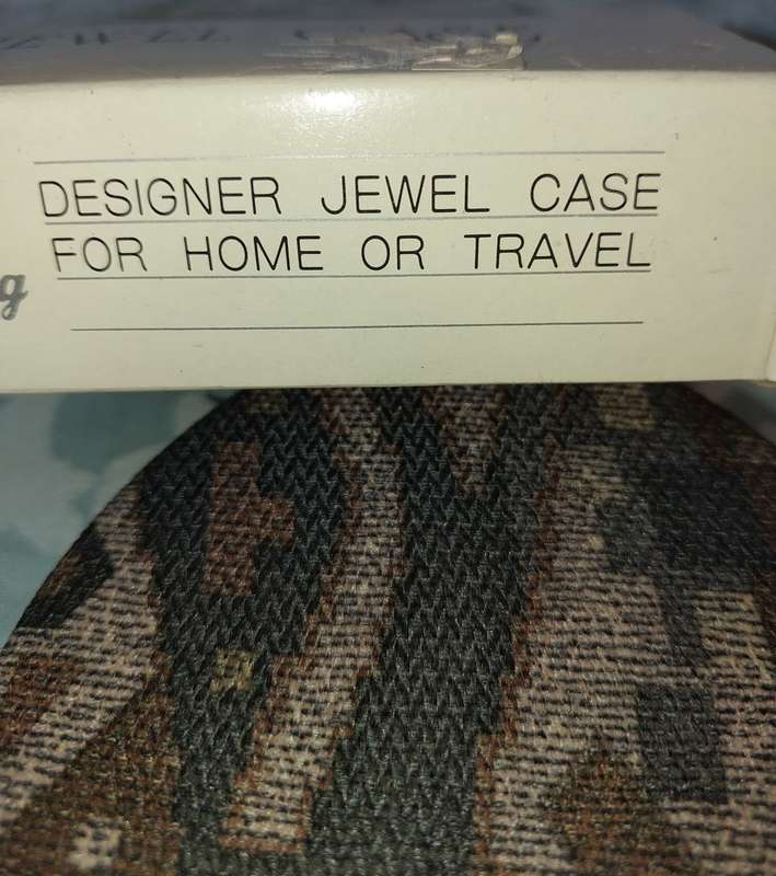 A DESIGNER JEWEL CASE FOR HOME USE OR TRAVEL