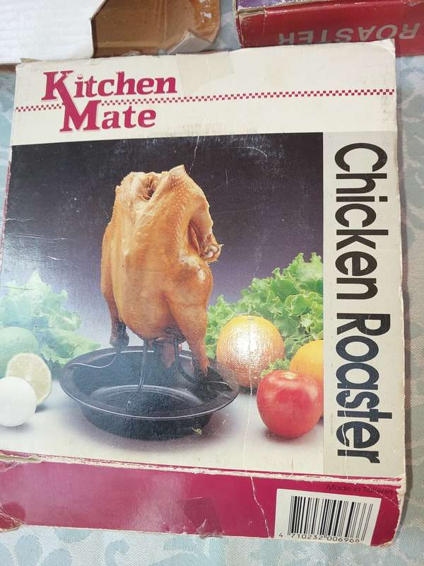 A COLLECTION OF 3 CHICKEN ROASTERS