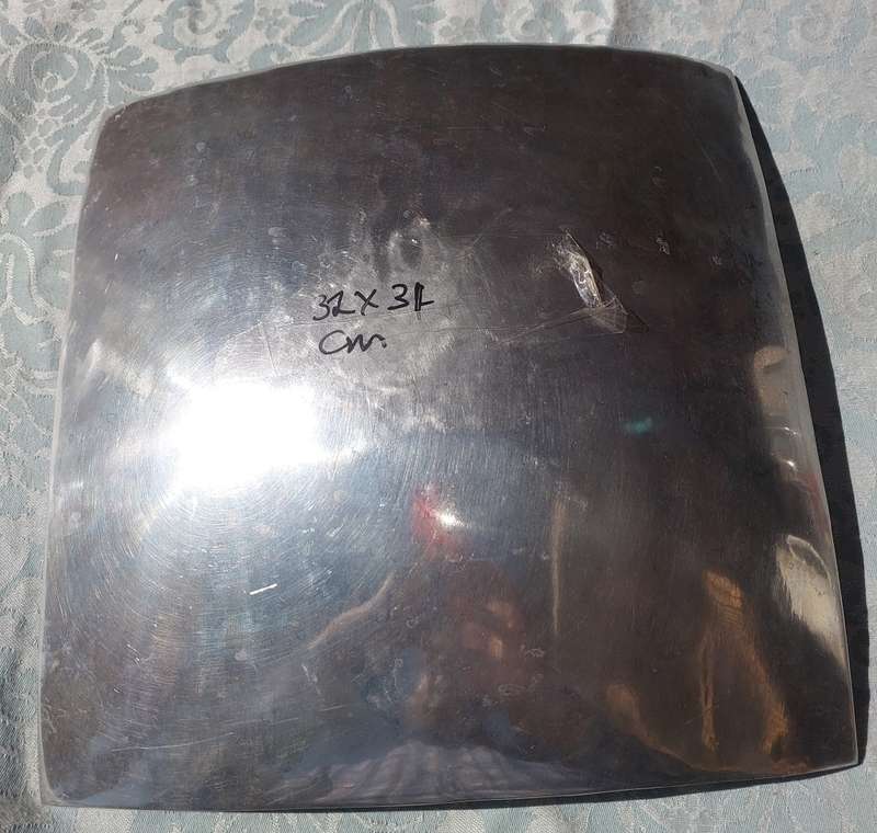 A SQUARE ALUMINUM ALLOY SERVING PLATTER