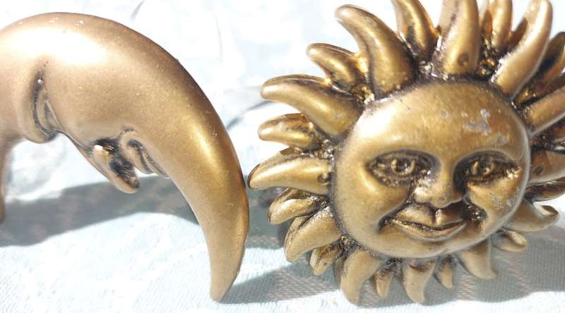 A COLLECTION OF NAPKIN RINGS FOR DIFFERENT OCCASIONS