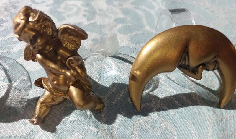 A COLLECTION OF NAPKIN RINGS FOR DIFFERENT OCCASIONS