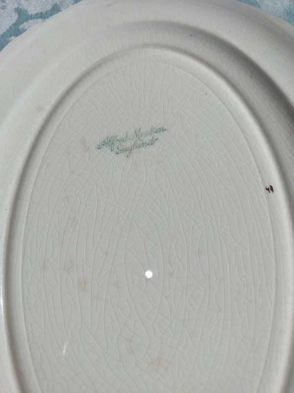 A COLLECTION OF ANTIQUE PLATTERS