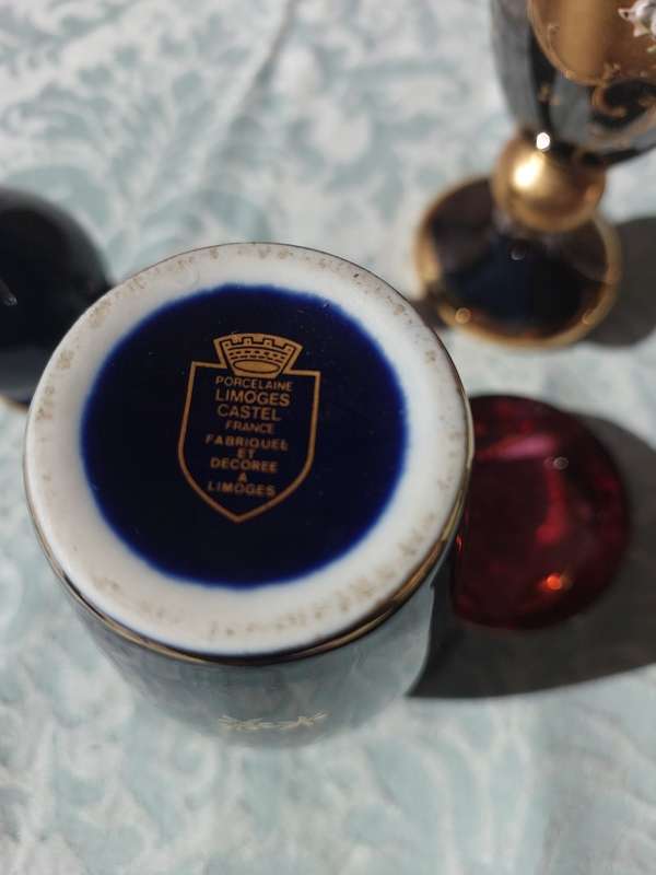 A JOBLOT VINTAGE GOLD FILLED VASES SOLD AS IS