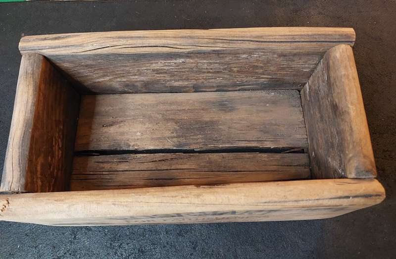 A VINTAGE ART DECOR WOODEN POT PLANT HOLDER APPROXIMATELY  30 X 15 CMS