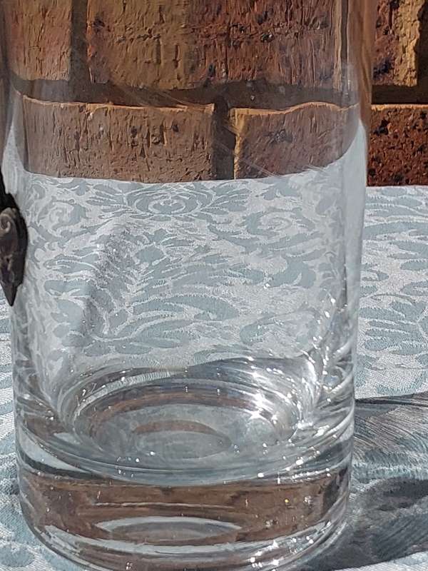 AN ANTIQUE CRYSTAL GLASS WATER CARAFE VICTORIAN PITCHER TROOHY