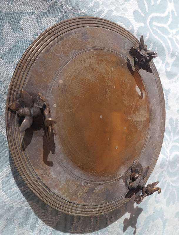 AN ANTIQUE TABLE TOP HONEY POT BASE