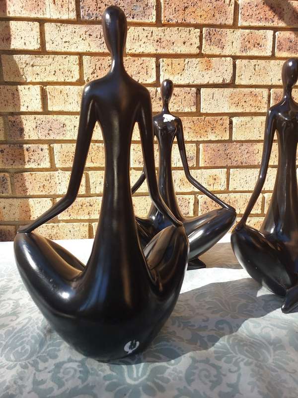 THREE ART DECOR CERAMIC MEDITATING LADYS STATUES
