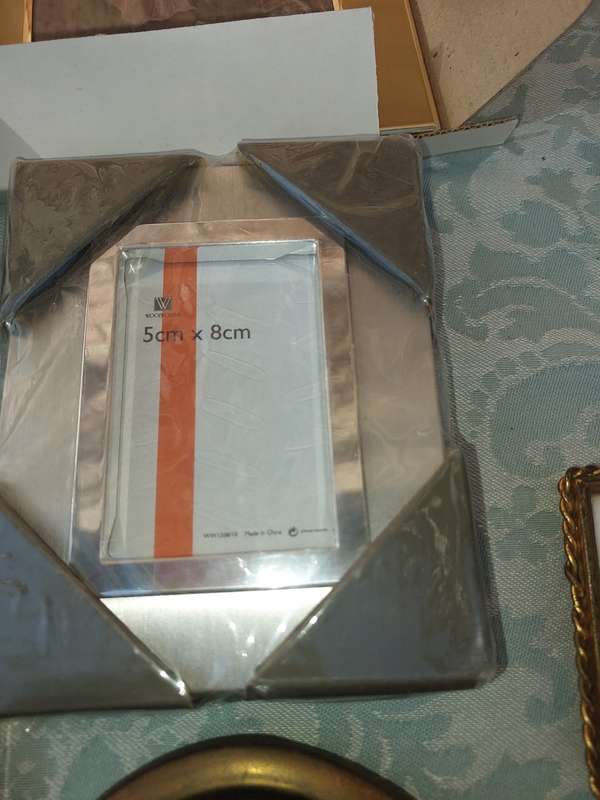 A JOBLOT COLLECTION PHOTO FRAMES