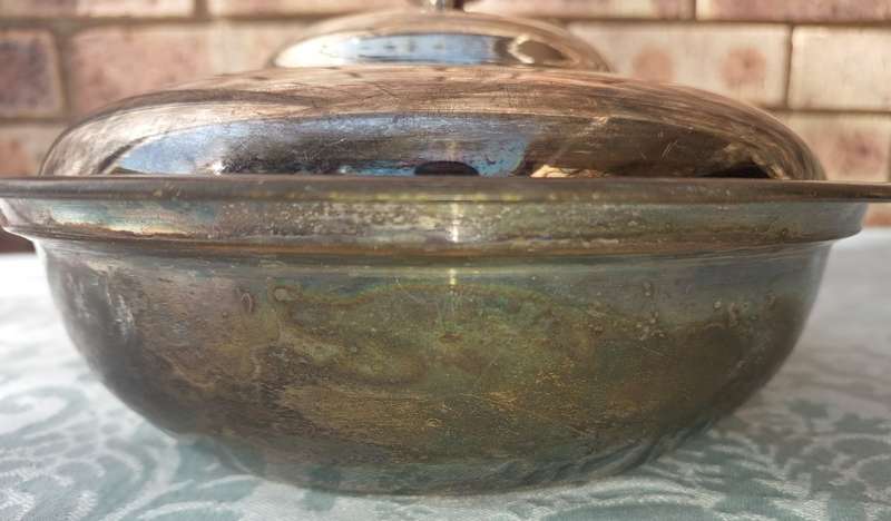 A VINTAGE SILVER PLATED TURINE SOLD AS IS
