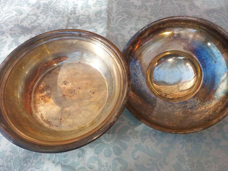A VINTAGE SILVER PLATED TURINE SOLD AS IS