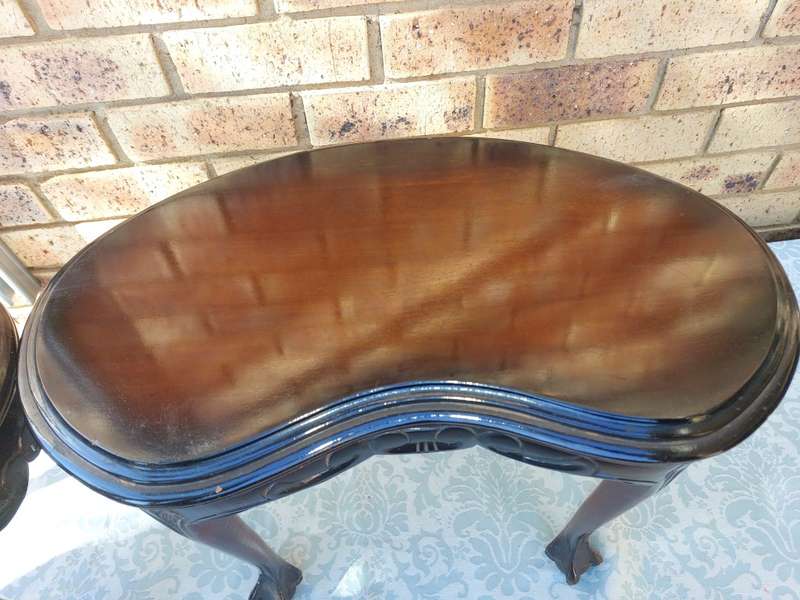 AN ANTIQUE PAIR OF KIDNEY-SHAPED BALL N CLAW-LEGGED OCCASIONAL TABLES