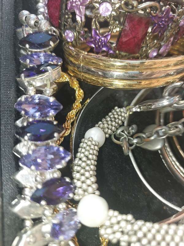A VINTAGE USED JOB LOT COLLECTION BRACELETS AND BANGLES