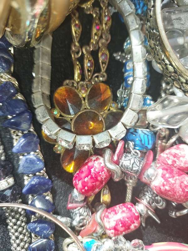 A VINTAGE USED JOB LOT COLLECTION BRACELETS AND BANGLES