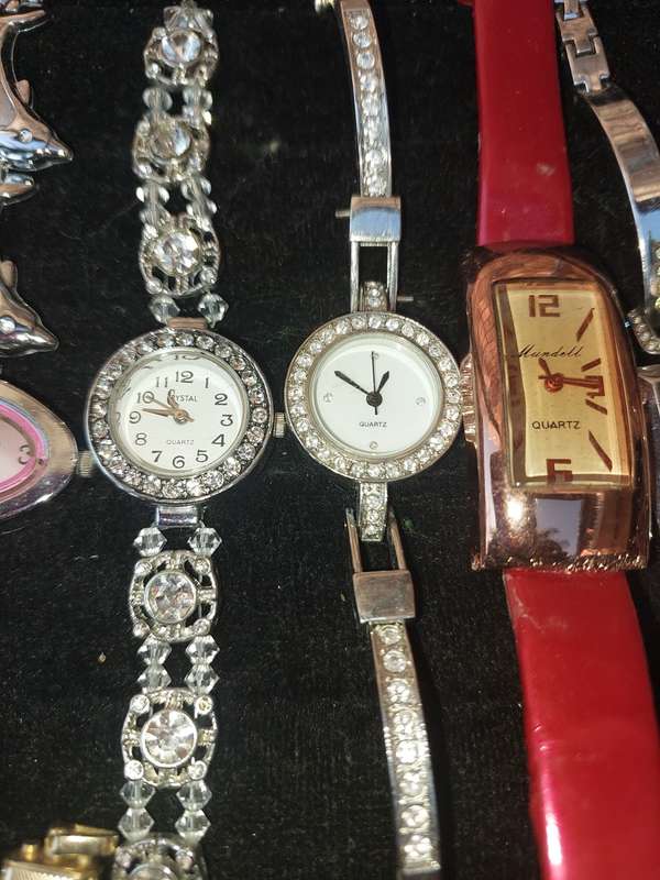 A BULK JOBLOT USED FASHION WATCHES