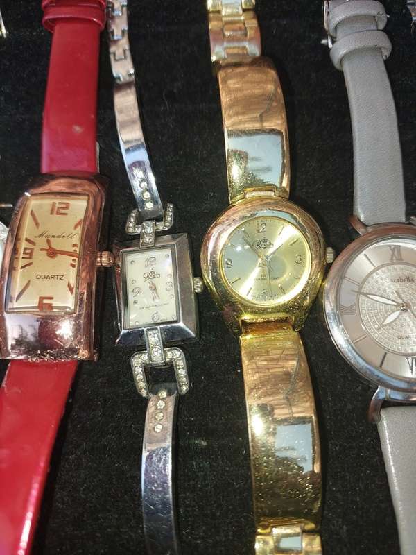 A BULK JOBLOT USED FASHION WATCHES