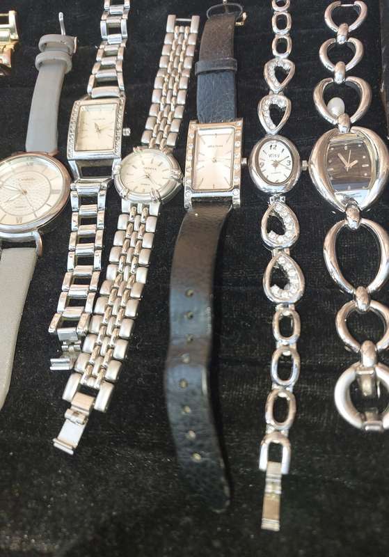 A BULK JOBLOT USED FASHION WATCHES