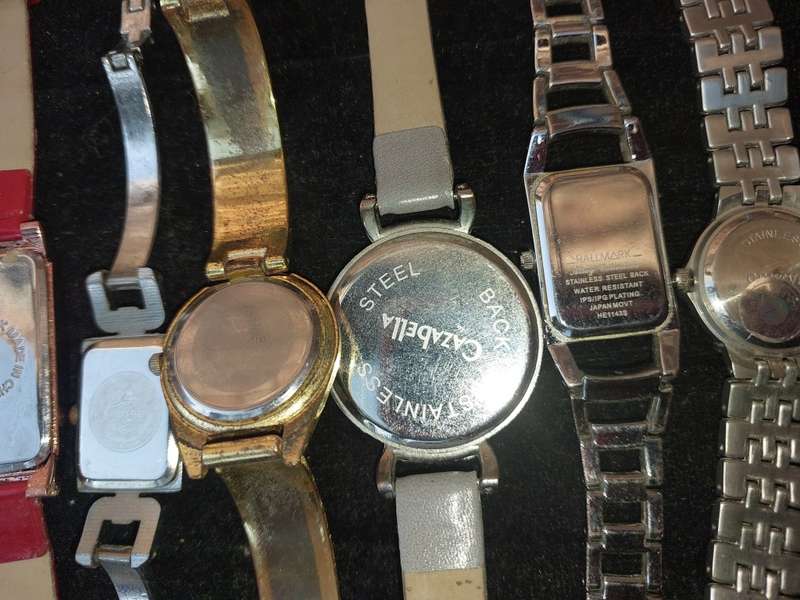 A BULK JOBLOT USED FASHION WATCHES