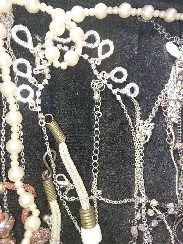 A VINTAGE JOB LOT COSTUME NECKLACES