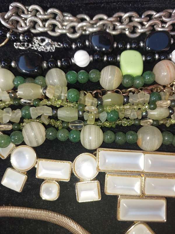 A VINTAGE JOB LOT QUALITY USED COSTUME NECKLACES