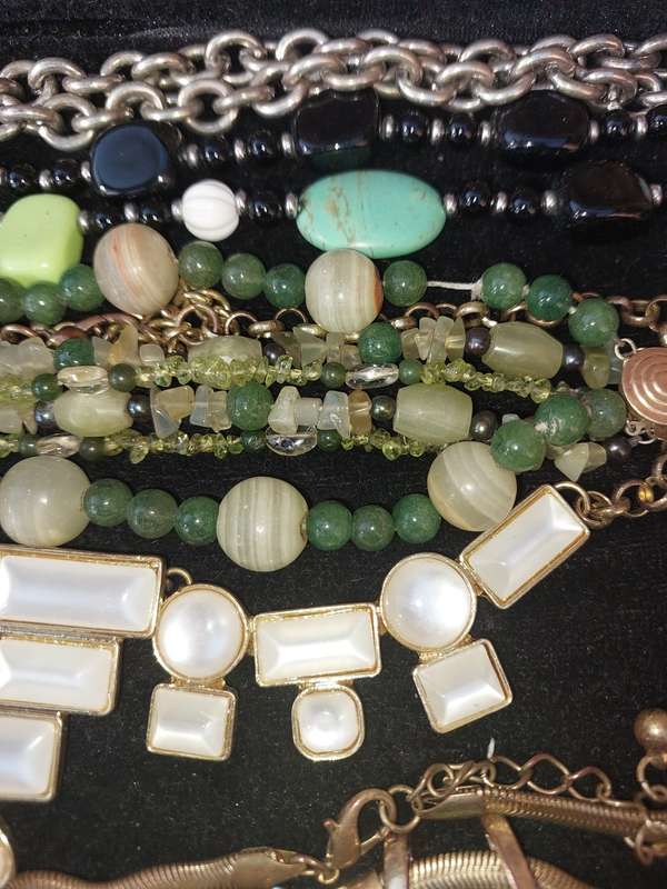 A VINTAGE JOB LOT QUALITY USED COSTUME NECKLACES