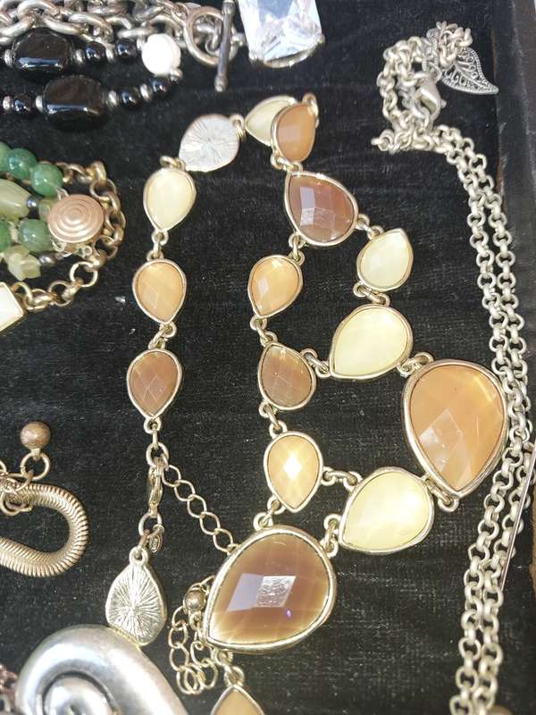 A VINTAGE JOB LOT QUALITY USED COSTUME NECKLACES