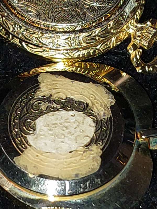 A COLLECTION OF ANTIQUE PENDANT AND QUARTZ POCKET WATCHES