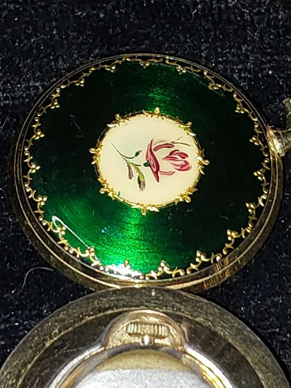 A COLLECTION OF ANTIQUE PENDANT AND QUARTZ POCKET WATCHES