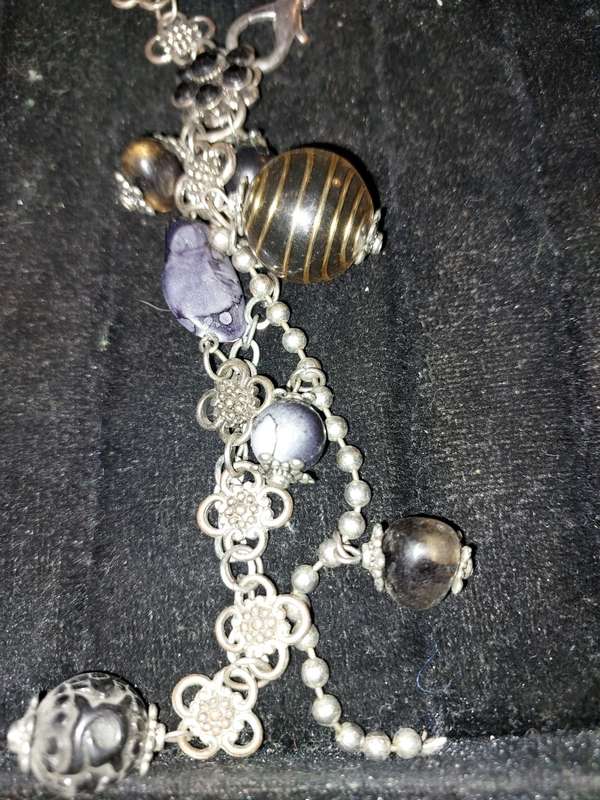 A VINTAGE JOB LOT QUALITY COSTUME NECKLACES