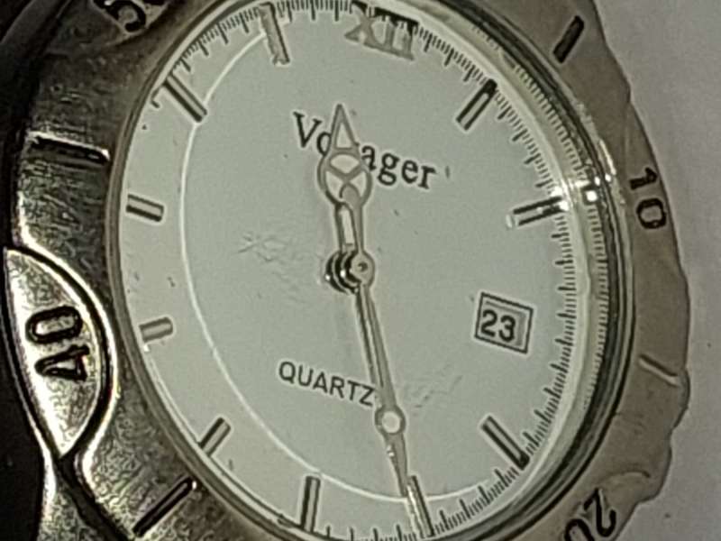 A VOYAGER STAINLESS STEEL WITH LEATHER BAND WRIST WATCH