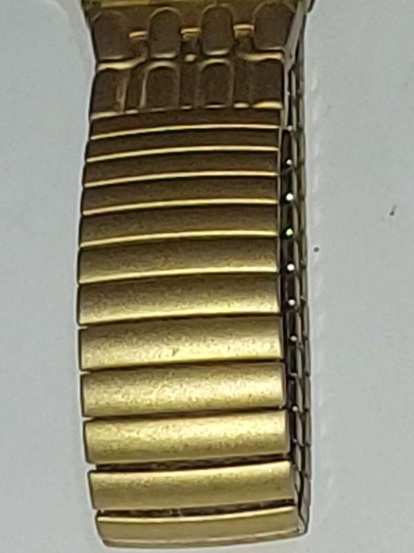 A VINTAGE SWATCH DATE GOLDPLATED 9003
